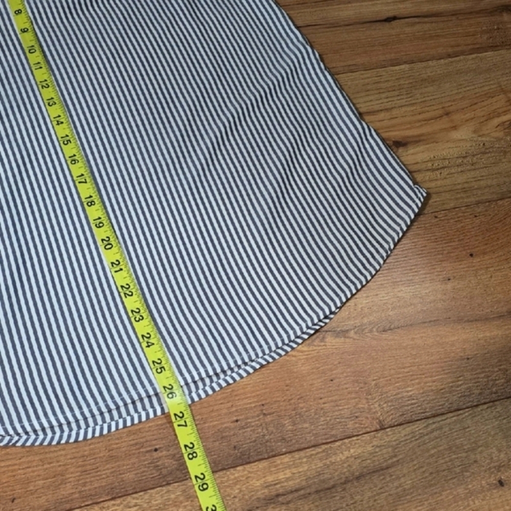 Old Navy Striped Blue and White Sleeveless Tank Top - Picture 5 of 10